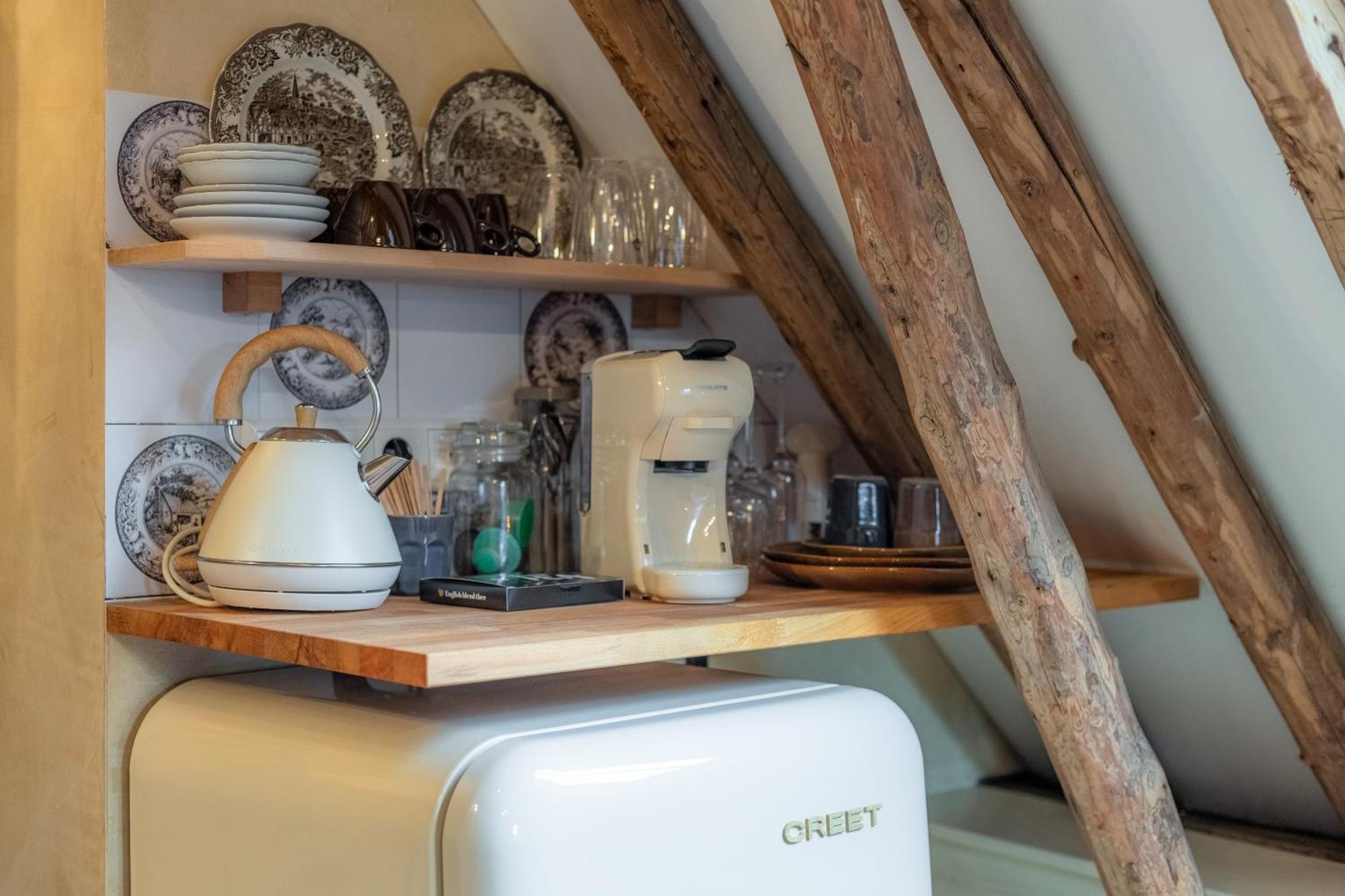 Unieke Bed En Breakfast Met Historisch Verhaal In Ferwert Ferwerd 外观 照片
